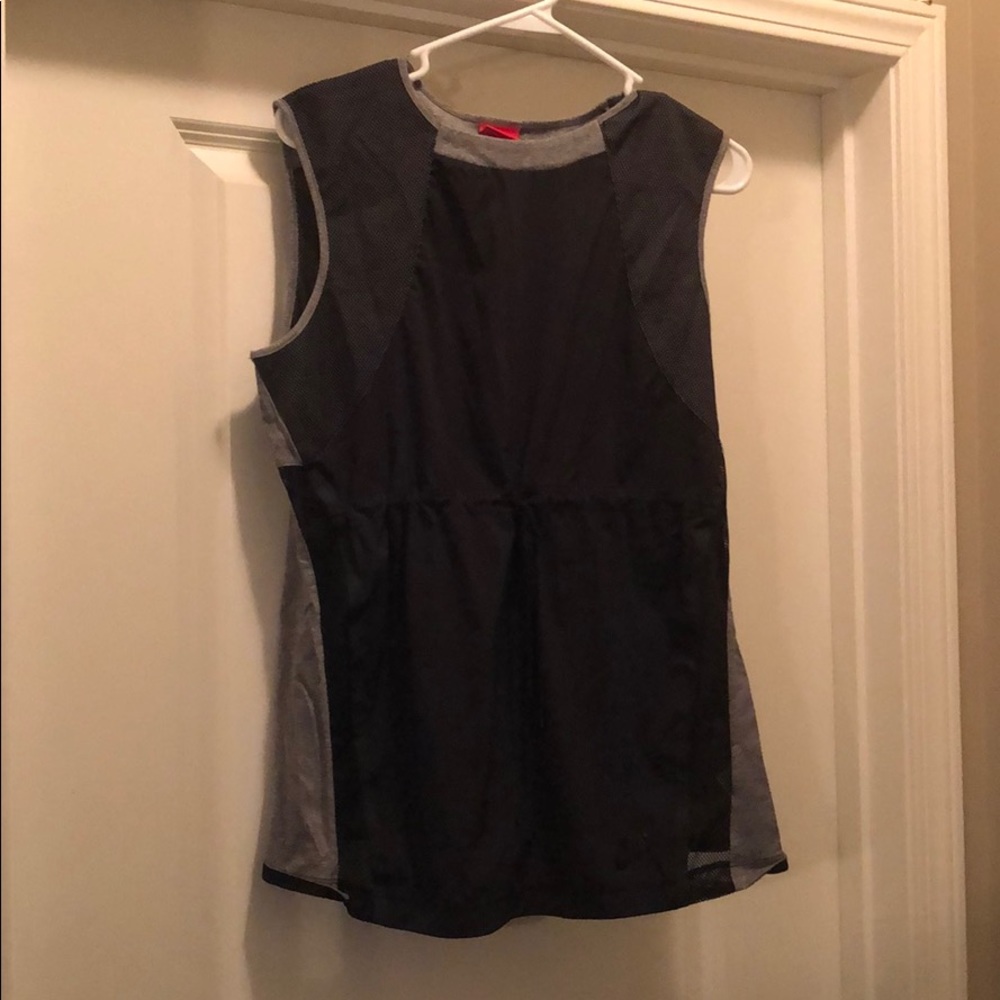 Nike women’s work out tank